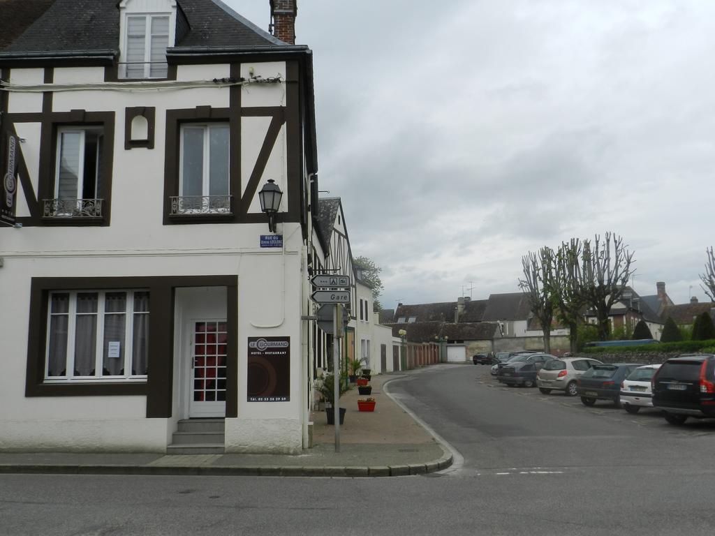 Le C Gourmand Hotel Sées Exterior photo