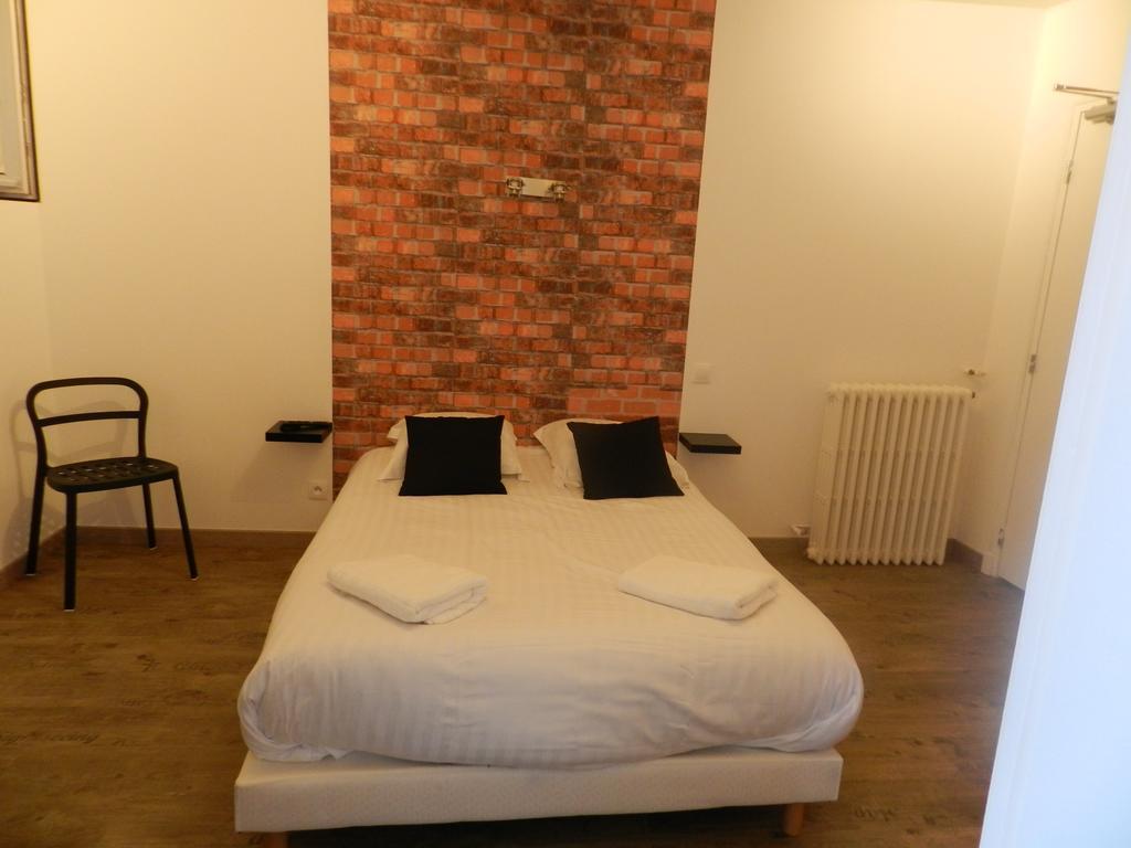 Le C Gourmand Hotel Sées Room photo